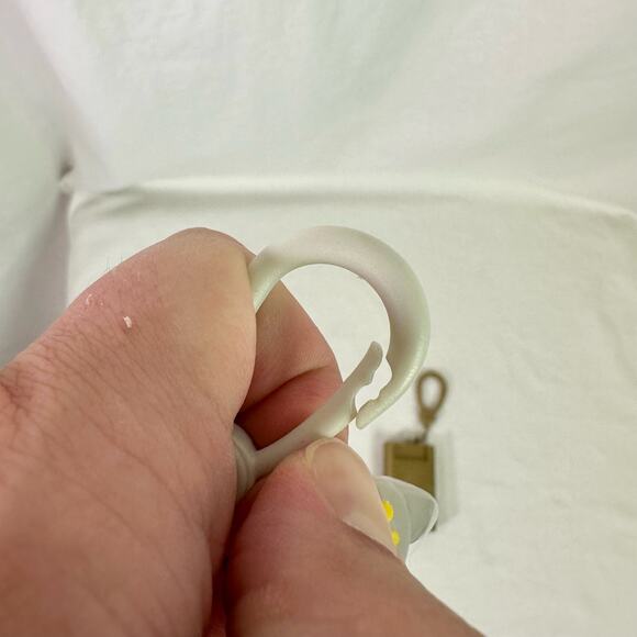 Set 2 Unused Nintendo Gold Gameboy and N64 Game Controller Backpack Clip - Picture 3 of 5